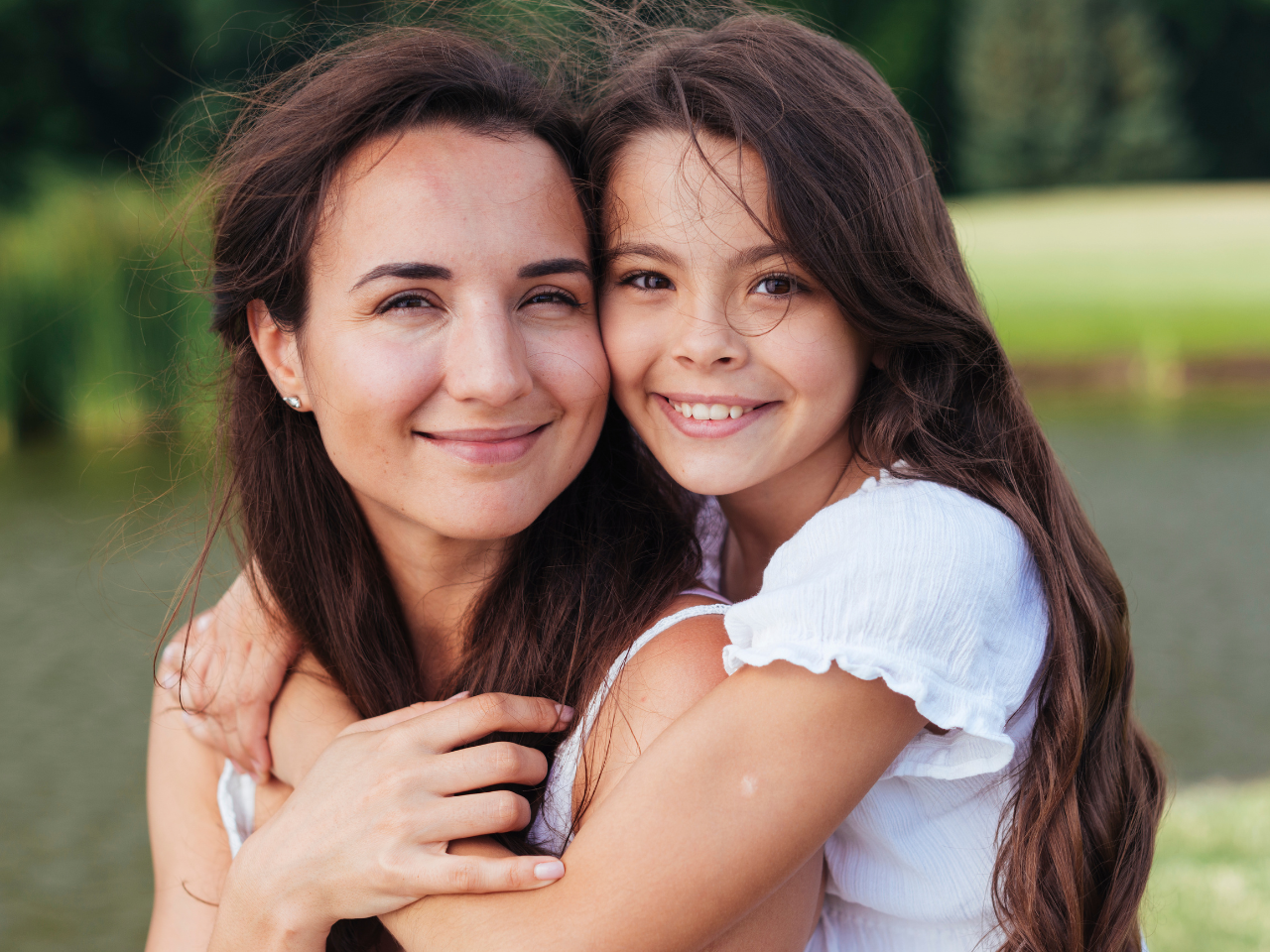 mother and daughter 