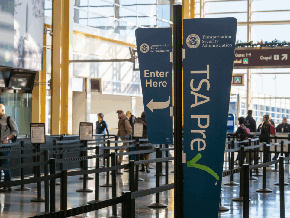 tsa check in at airport requiring real id